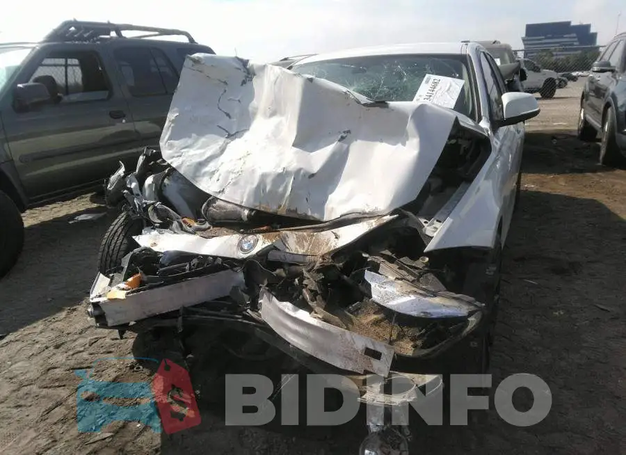WBA8E1G55GNT37401 Photo# 6