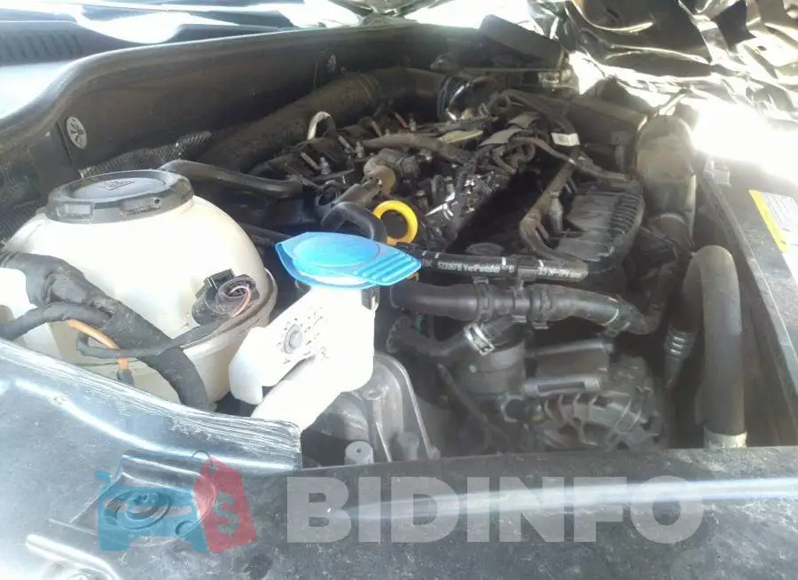 1VWSA7A32MC015284 Photo# 10