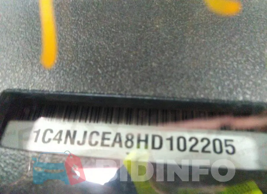 1C4NJCEA8HD102205 Photo# 9