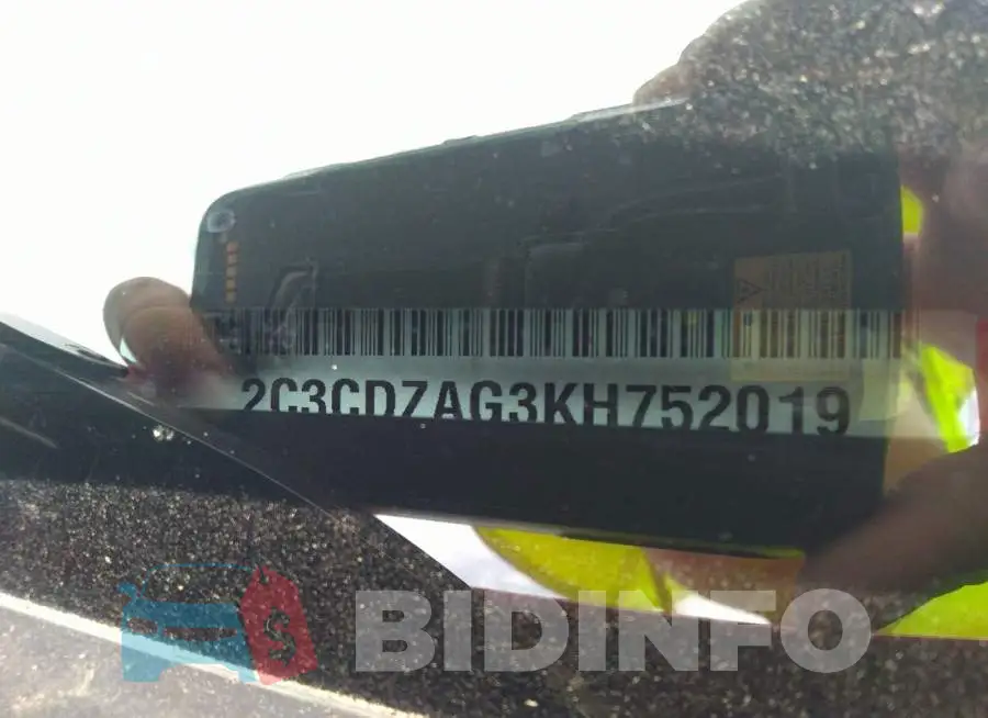 2C3CDZAG3KH752019 Photo# 9