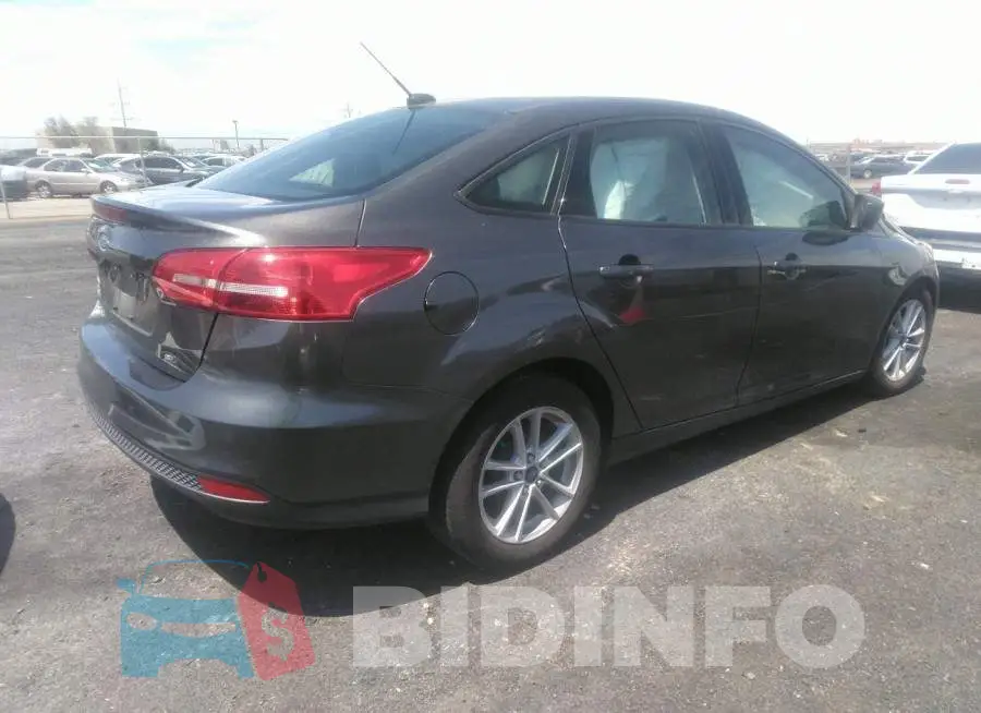 1FADP3F28JL260708 Photo# 4