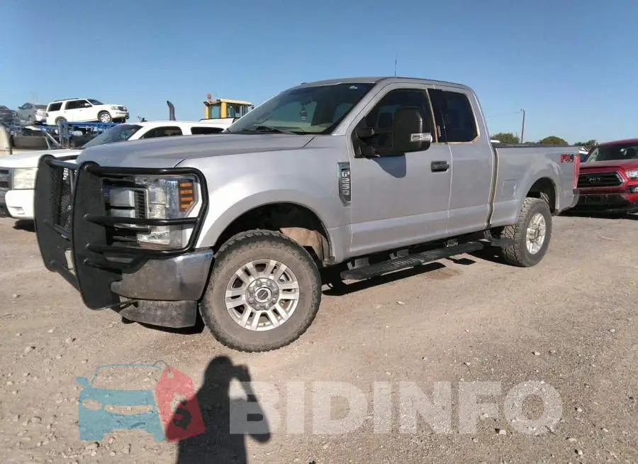1FT7X2B68JEC62389 Photo# 2
