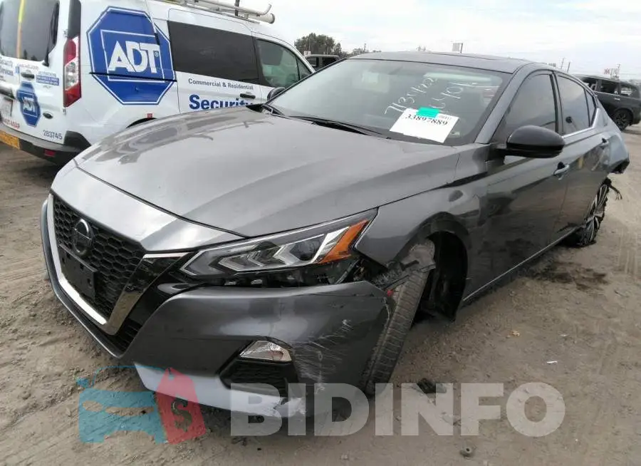 1N4BL4CV3KC190401 Photo# 2