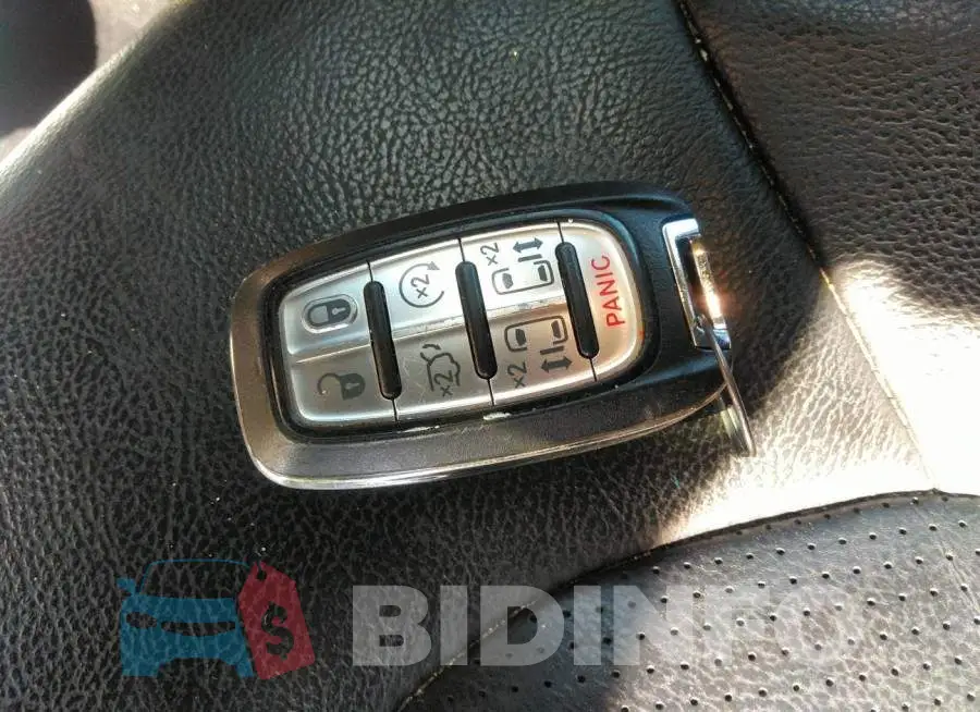 2C4RC1EG7JR144128 Photo# 11