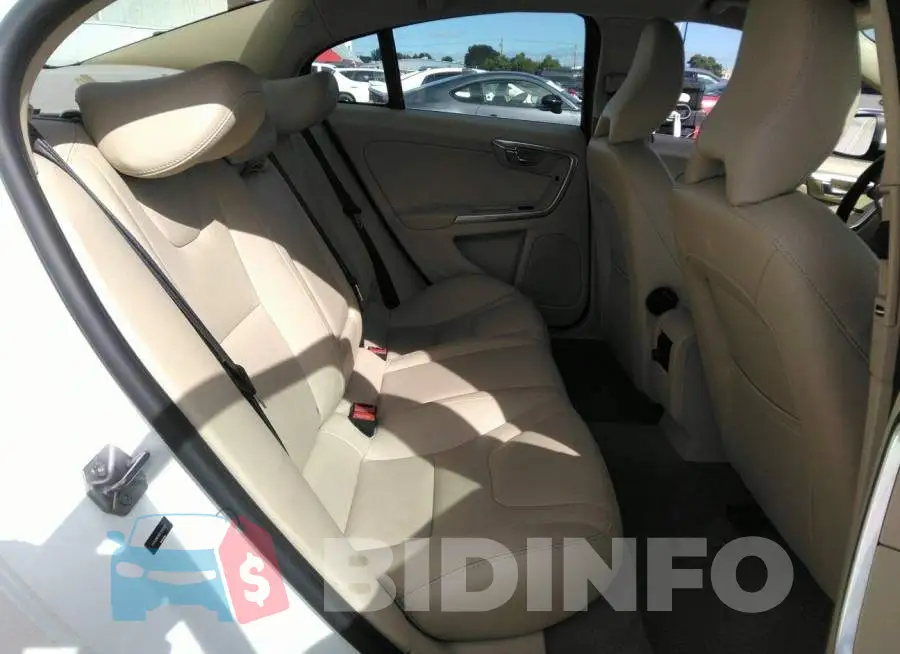 YV140MFB0F1315721 Photo# 8