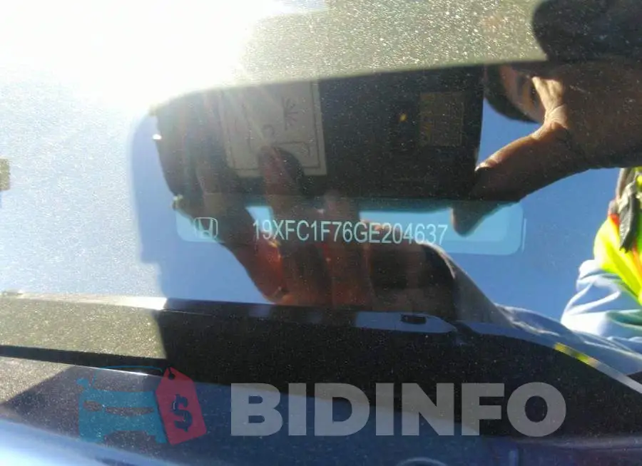 19XFC1F76GE204637 Photo# 9