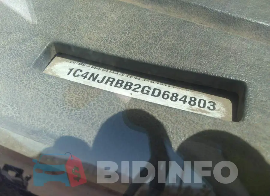 1C4NJRBB2GD684803 Photo# 9