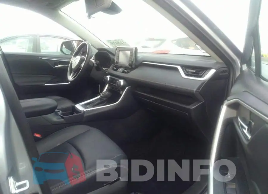2T3C1RFV5MC139142 Photo# 5