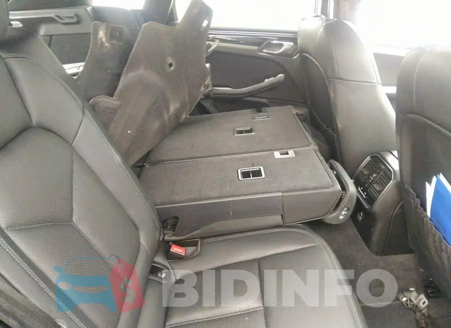 WP1AA2A54LLB09747 Photo# 8