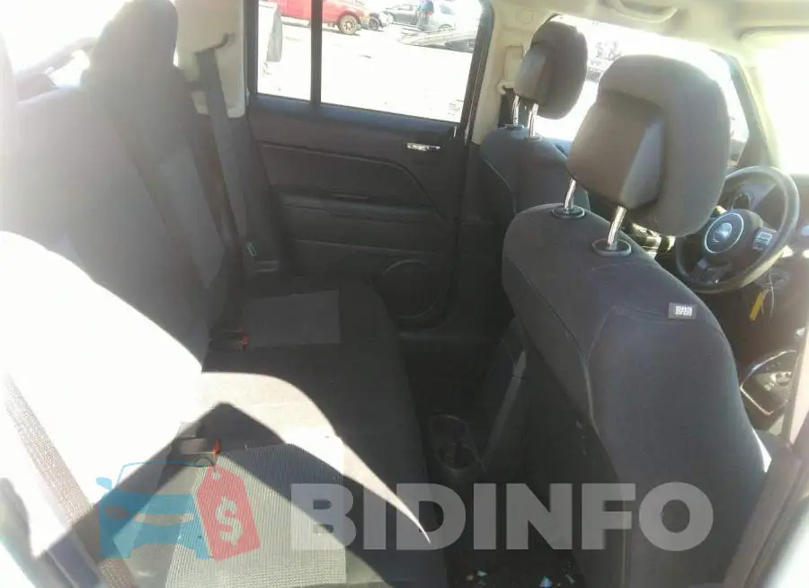 1C4NJPBA7FD342547 Photo# 8