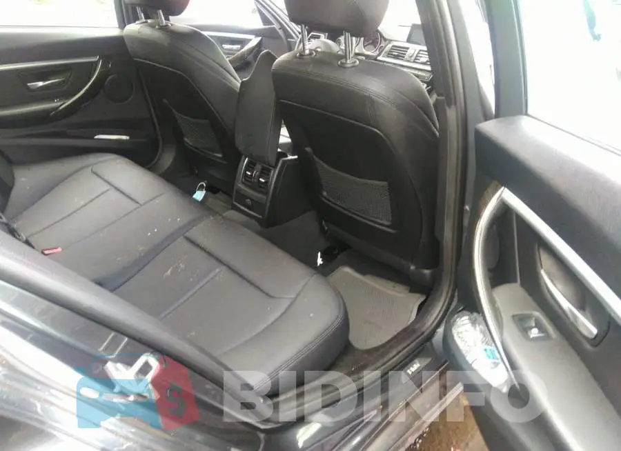 WBA8E3G53GNT75043 Photo# 8