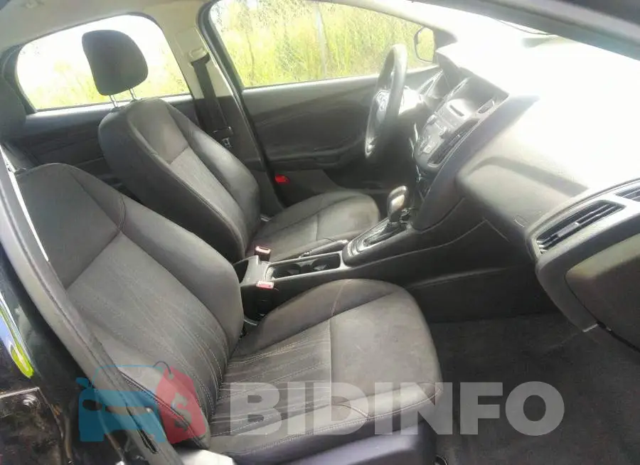1FADP3E22FL353832 Photo# 5