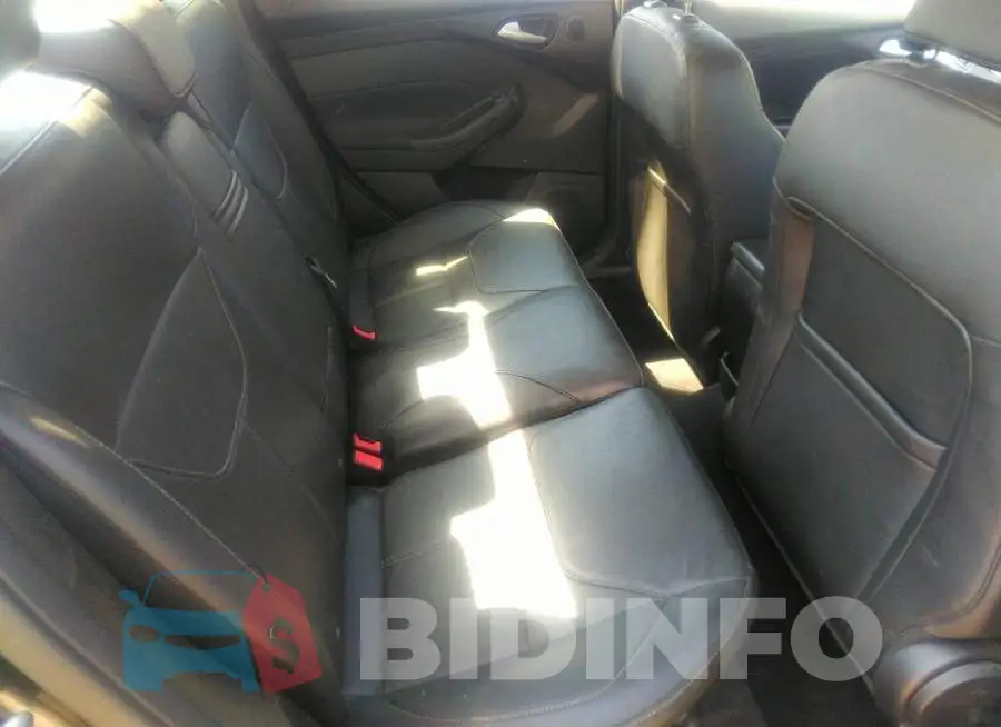 1FADP3F28GL262113 Photo# 8