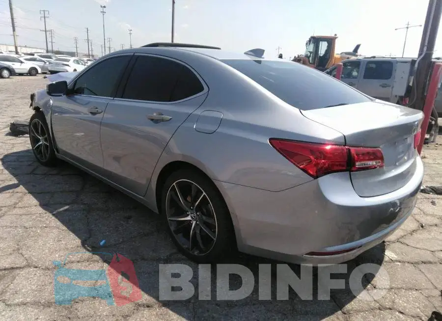 19UUB1F35JA009518 Photo# 3