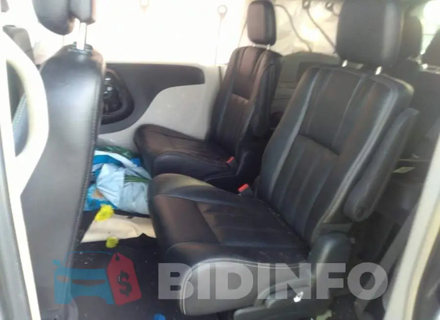 2C4RC1BG1GR301374 Photo# 8