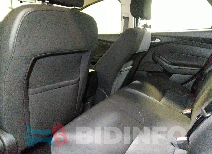 1FADP3F2XFL272821 Photo# 8