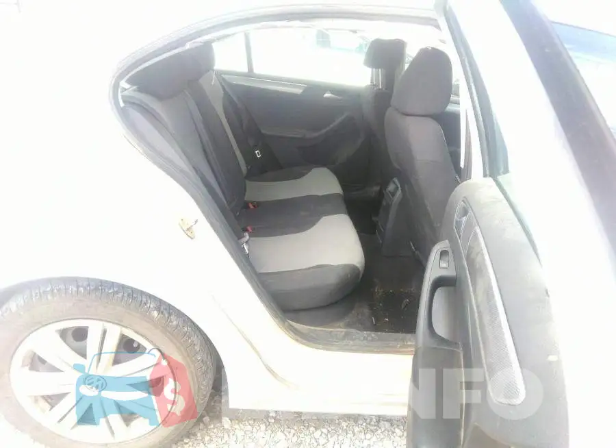 3VW167AJ0HM312201 Photo# 8