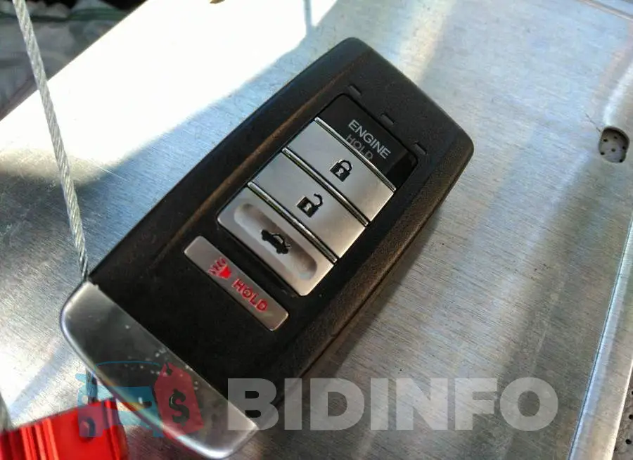 19UUB2F72JA009114 Photo# 11