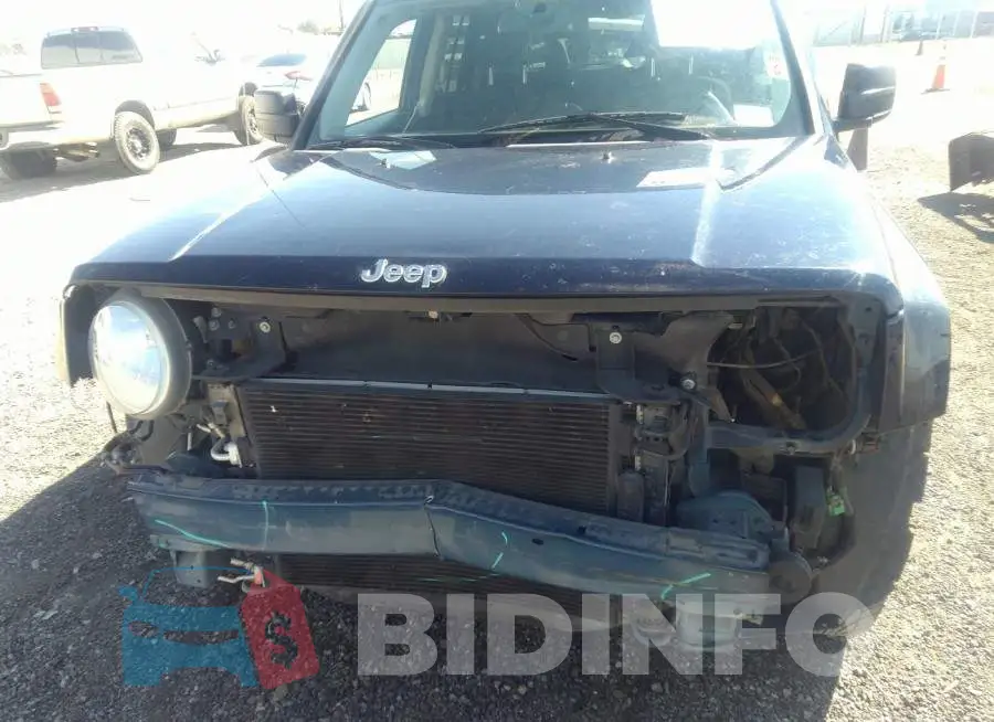 1C4NJRBBXHD153804 Photo# 6