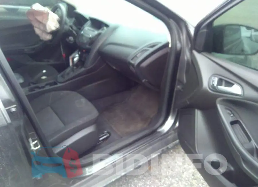 1FADP3F23FL372811 Photo# 5