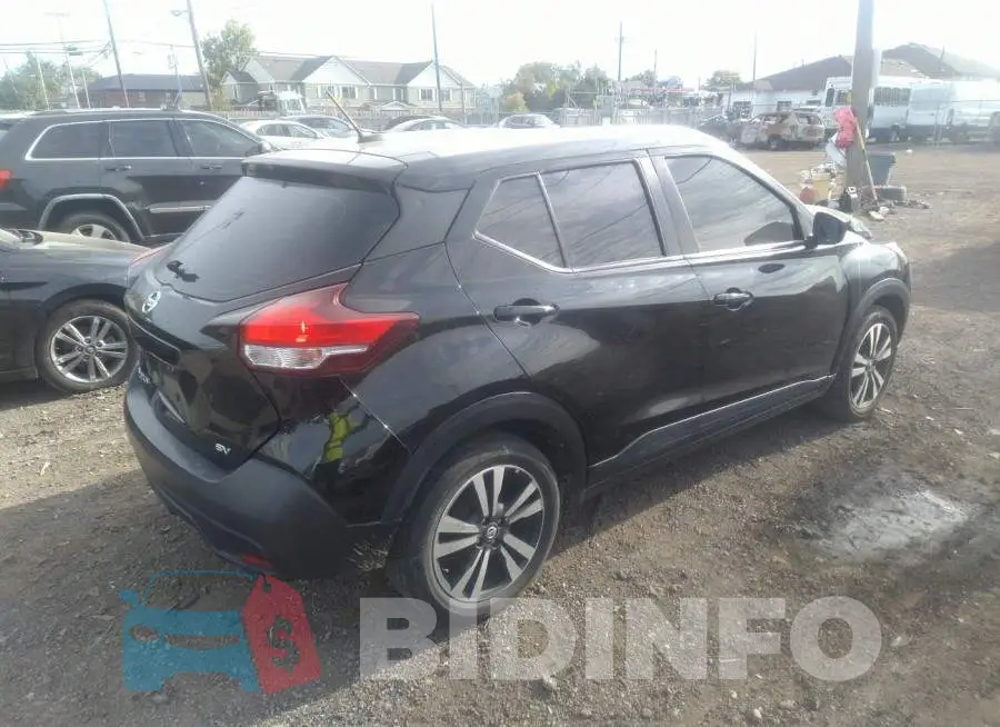3N1CP5CU3KL531822 Photo# 4