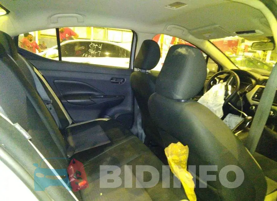 001CN8EV7LL863518 Photo# 8