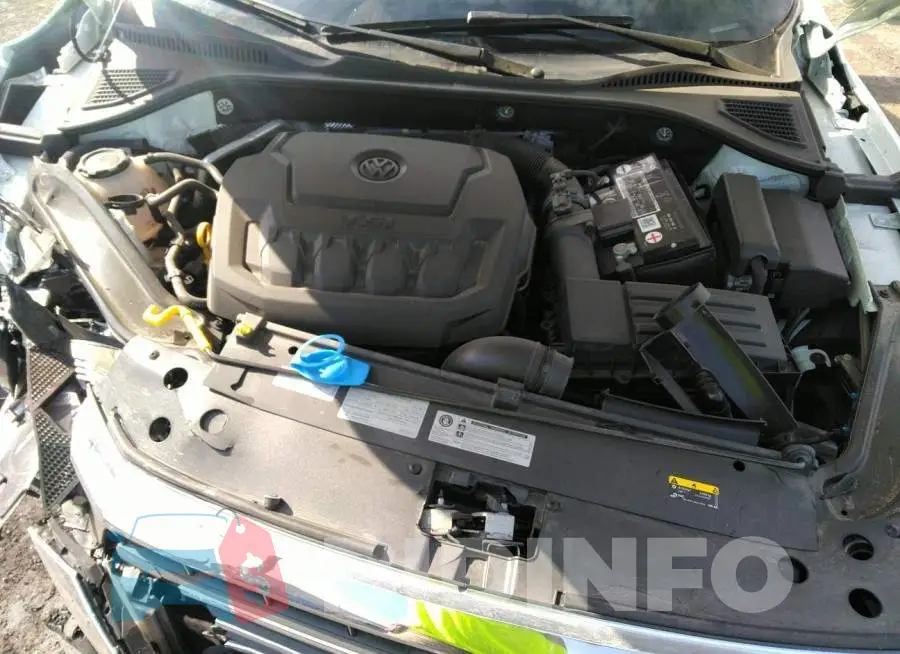 1VWMA7A32LC015776 Photo# 10