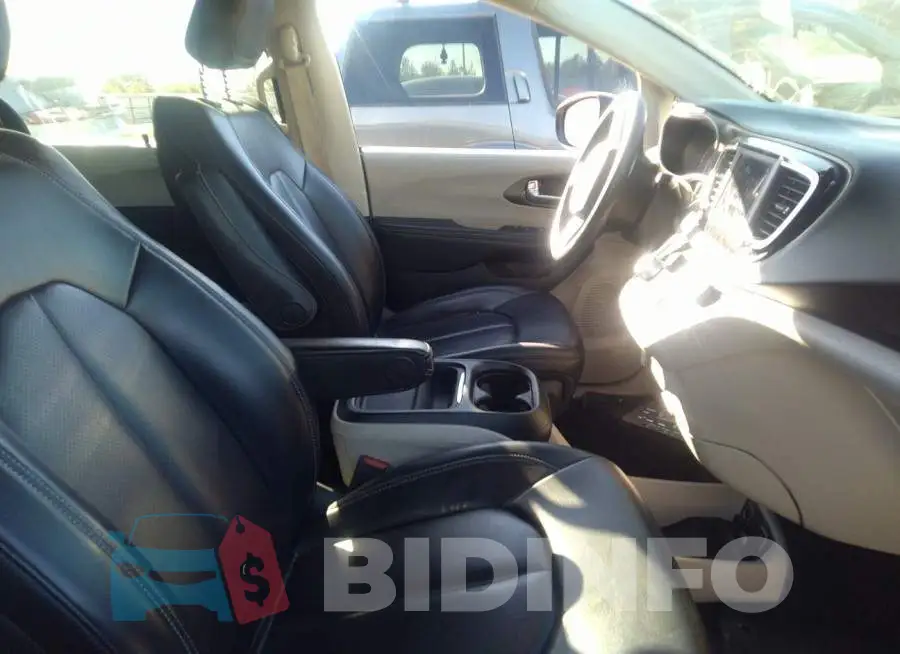 2C4RC1DG6MR512823 Photo# 5