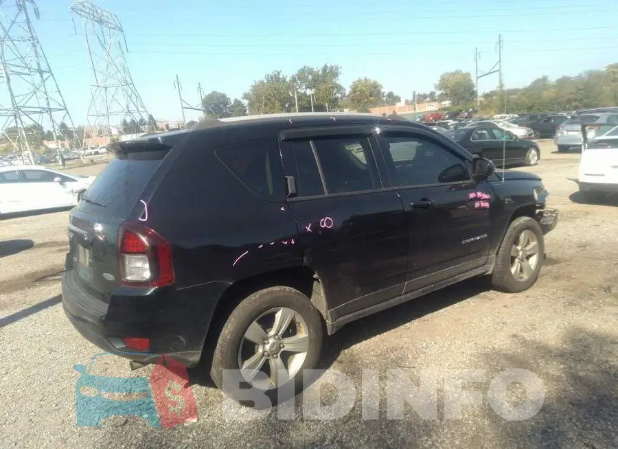 1C4NJDEBXFD426705 Photo# 4