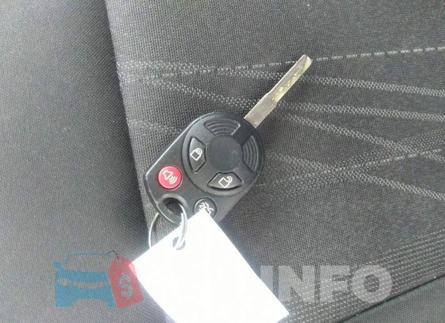 1FADP3E25GL335231 Photo# 11