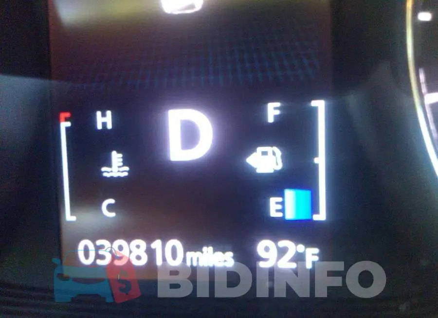 JA4AD2A37LZ007227 Photo# 7