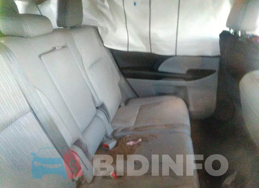 5TDBZRFH9JS818776 Photo# 8
