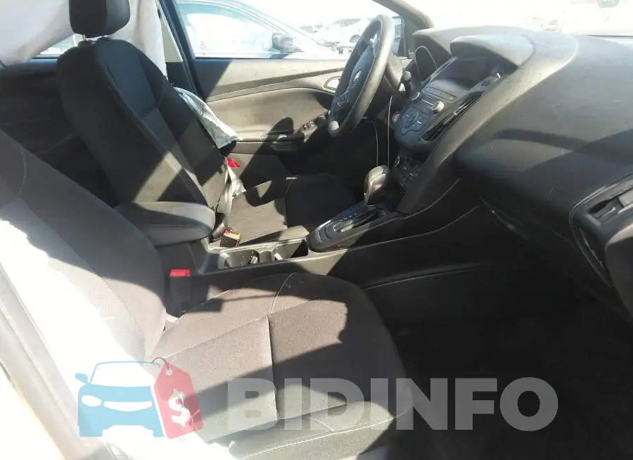 1FADP3FE5JL278917 Photo# 5