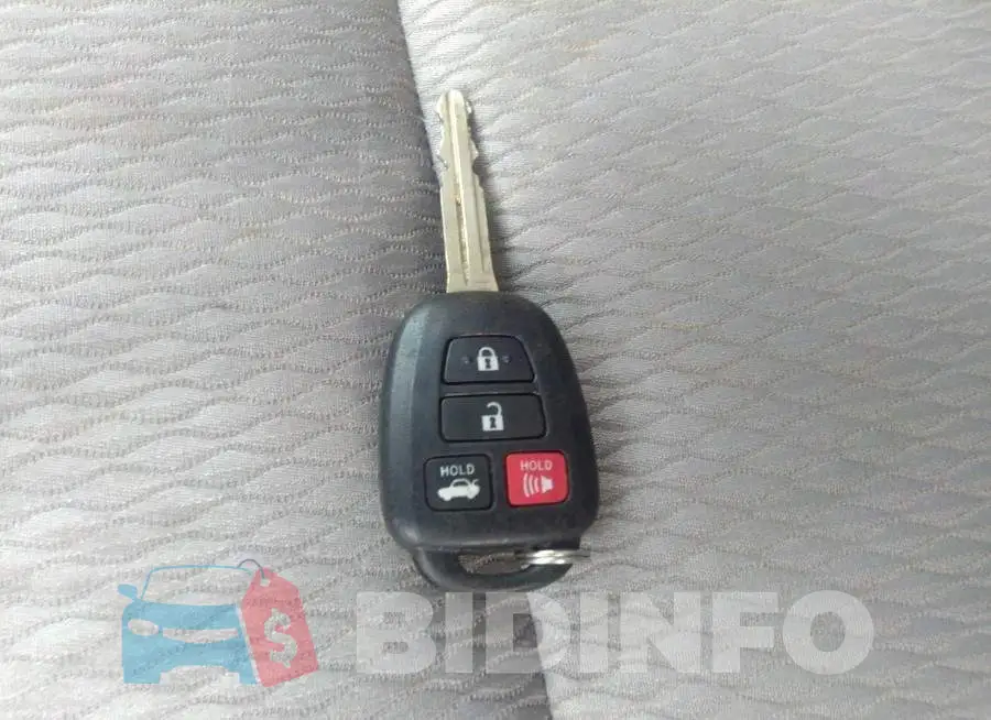 2T1BURHE6KC227882 Photo# 11