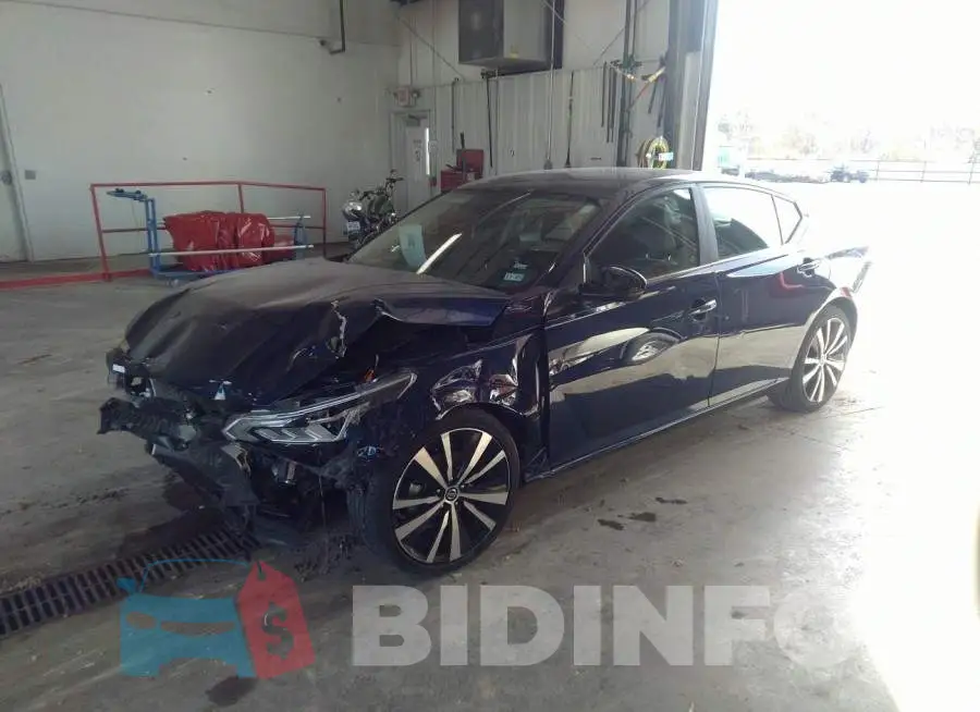 1N4BL4CV2NN301142 Photo# 2