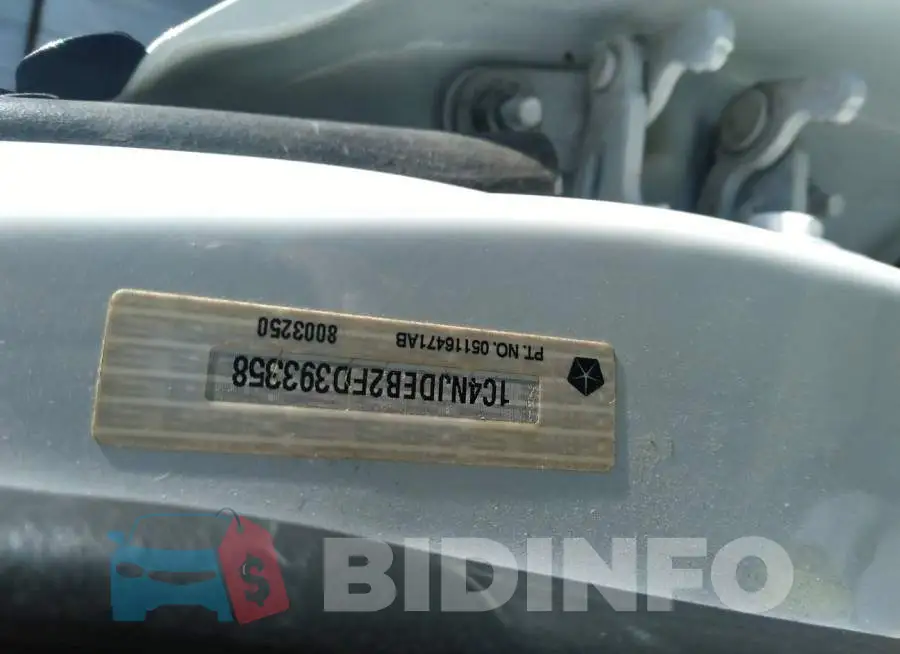 1C4NJDEB2FD393358 Photo# 9