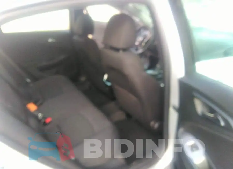 1G1ZD5ST4NF167412 Photo# 8