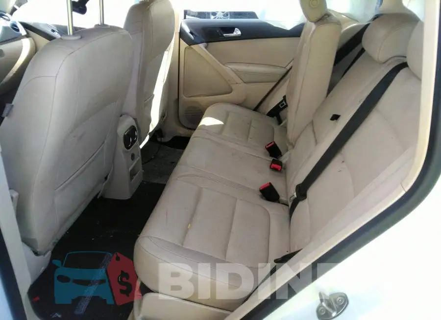WVGAV7AX6GW604312 Photo# 8