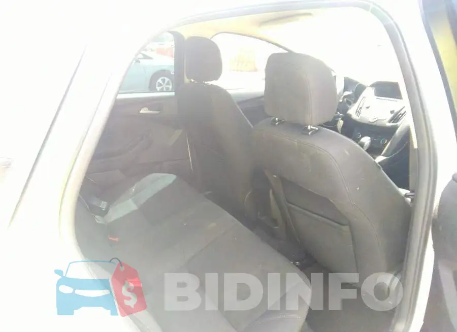 1FADP3F2XHL286205 Photo# 8