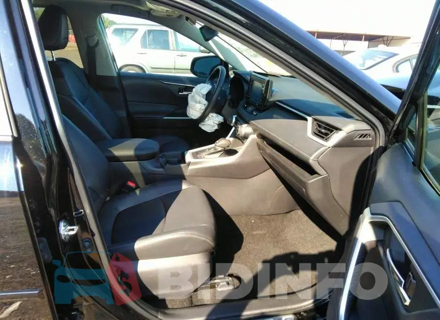 2T3C1RFV6MC173025 Photo# 5