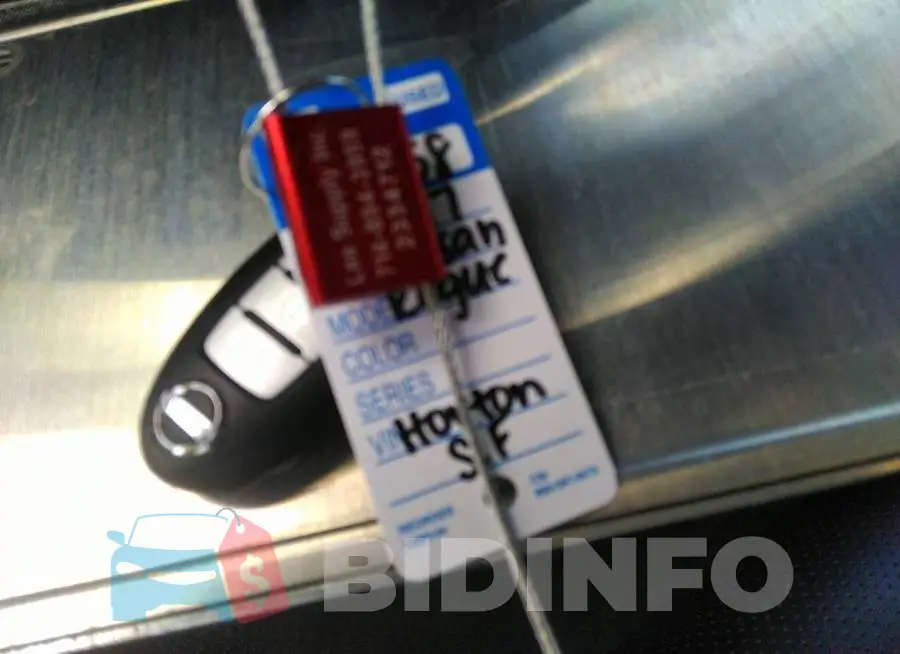 JN8AT2MT9HW132702 Photo# 11
