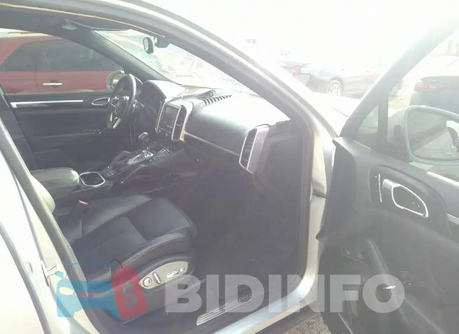 WP1AA2A29GLA10689 Photo# 5