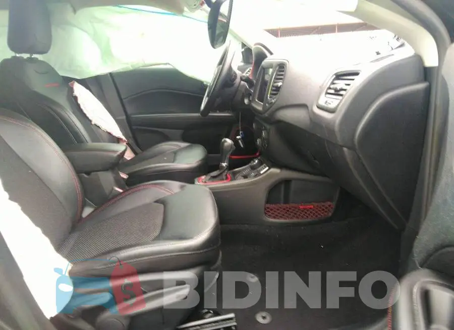3C4NJDDB6LT208056 Photo# 5