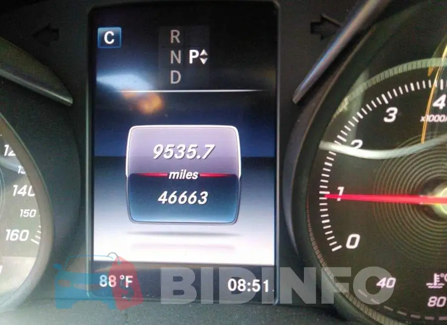 55SWF4JB8HU233765 Photo# 6
