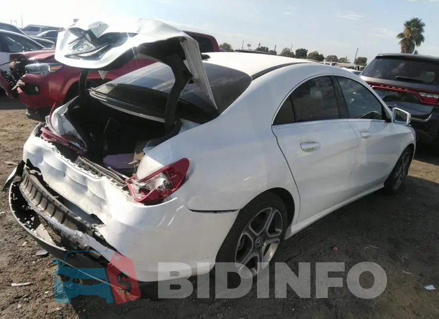 WDDSJ4EB4KN743585 Photo# 4