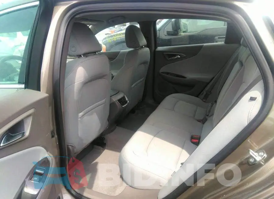1G1ZD5ST5LF017645 Photo# 8