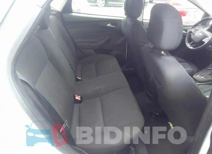 1FADP3F23FL242737 Photo# 8