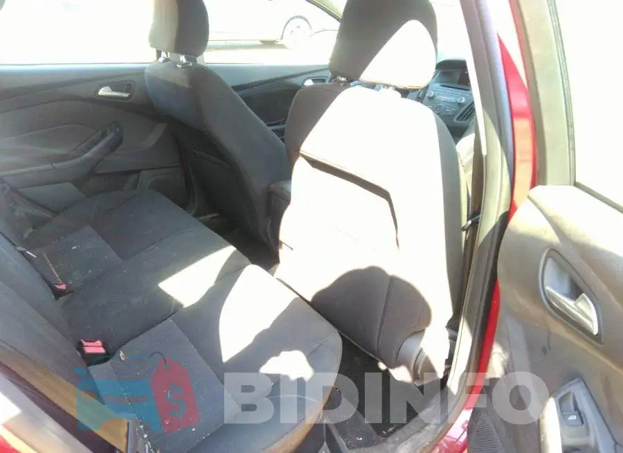 1FADP3K22FL275024 Photo# 8