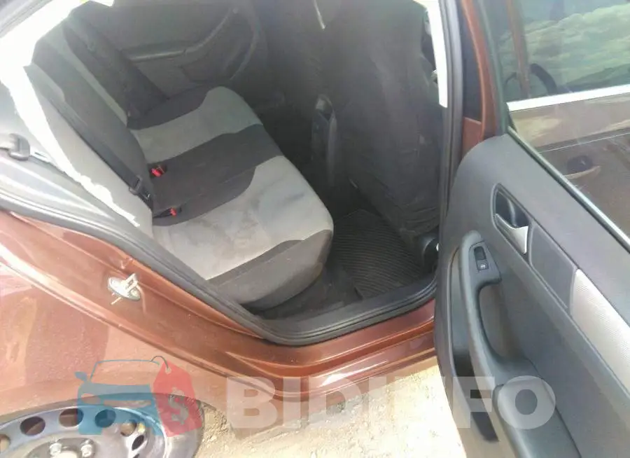 3VW2B7AJ8HM241099 Photo# 8