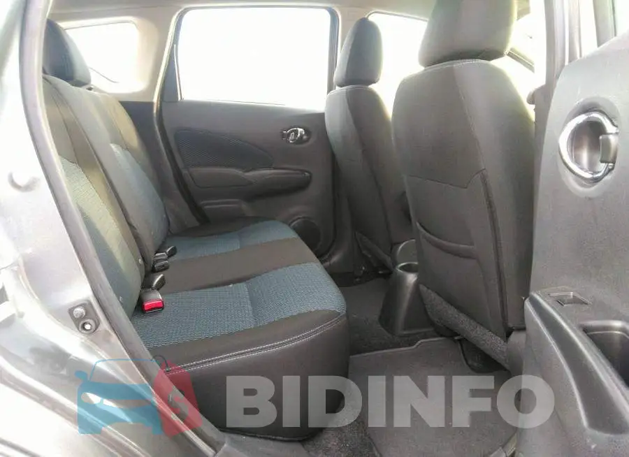 3N1CE2CP5JL370113 Photo# 8
